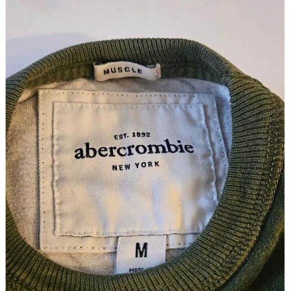 Boys Youth Medium Abercrombie Army Green Long Sleeve Muscle Shirt - Picture 3 of 3